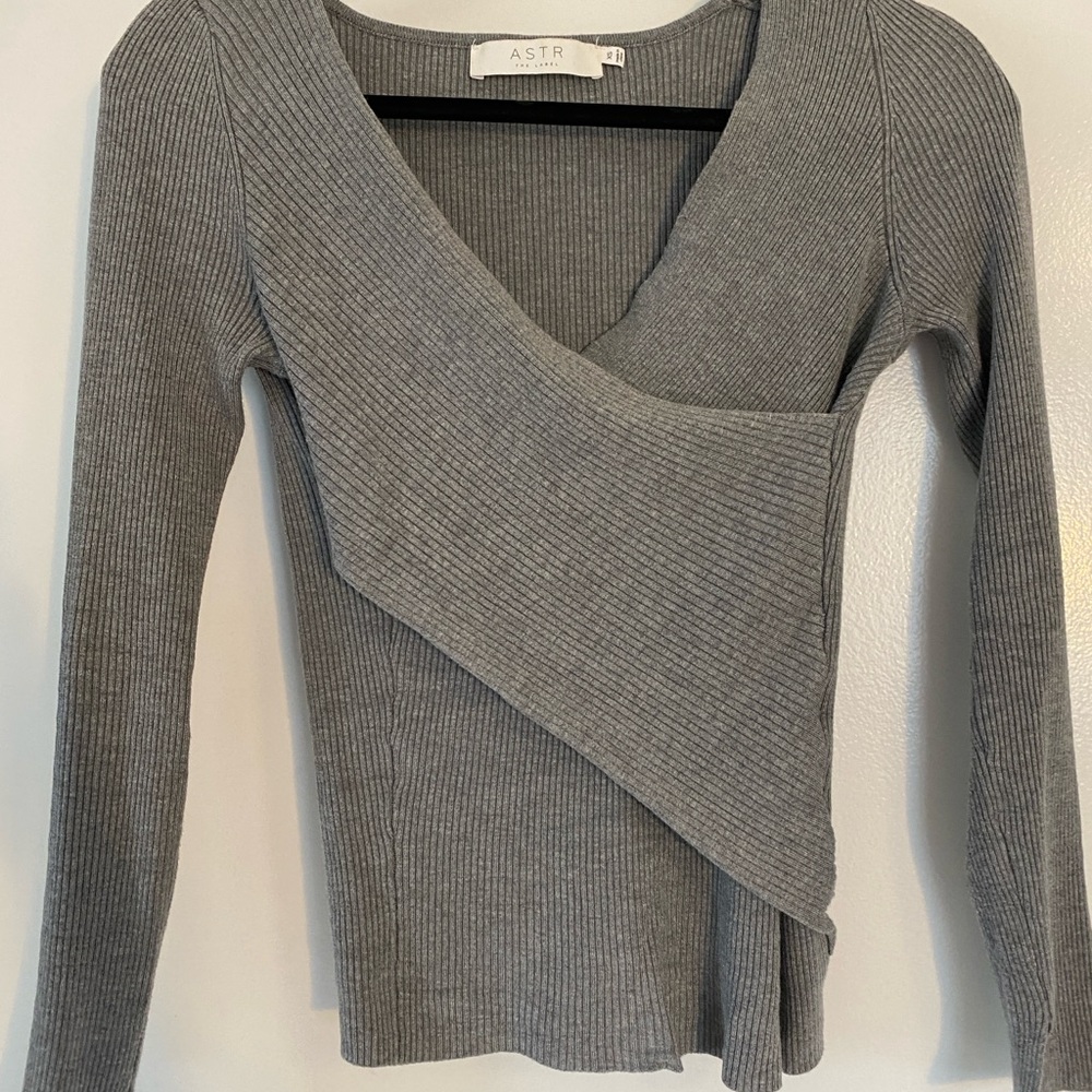 ASTR Gray Ribbed Long Sleeve Top